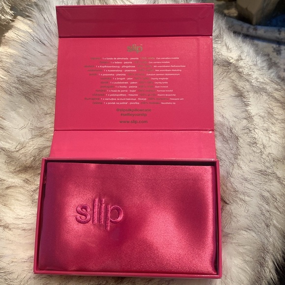 Slip silk pillowcase queen size color Peony NIB - Picture 2 of 8